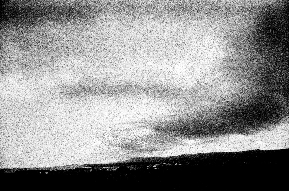 LOOMING_0033.JPG