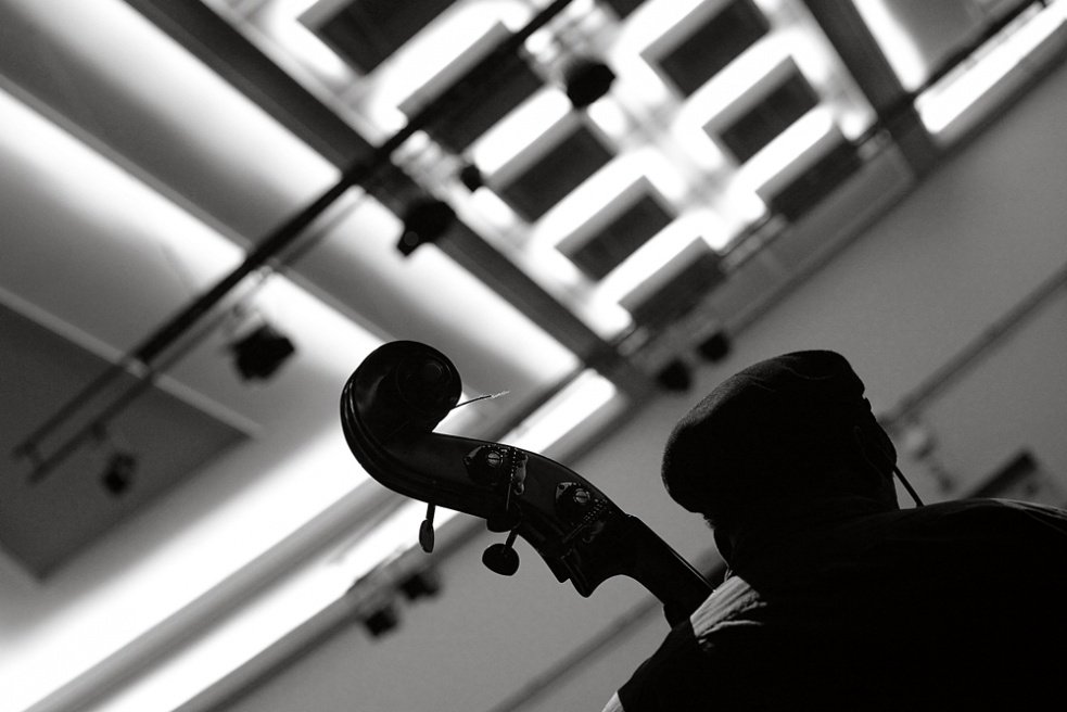 Robert Glasper Trio 2010.jpg