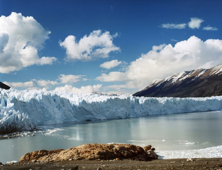Travel_39_Perito_Moreno_Glacier_Argentina.jpg