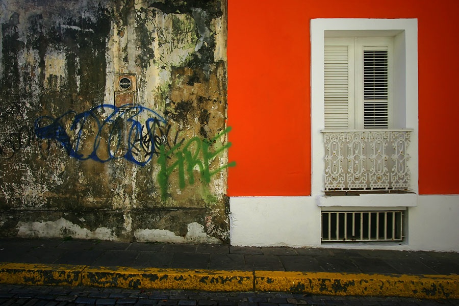 GrafittiVentanaW copy.jpg