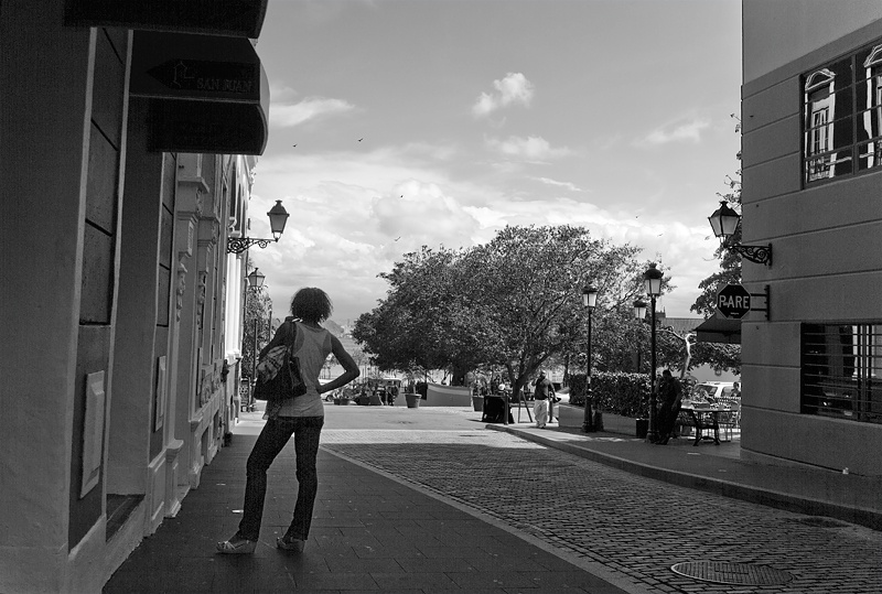 turista-de-espaldas-siluetaW.jpg