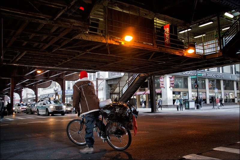 gorro-rojo-en-bicicletaW.jpg