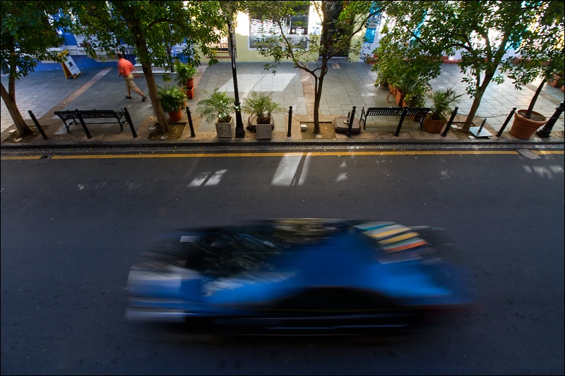 carro-azul-corriendoW.jpg