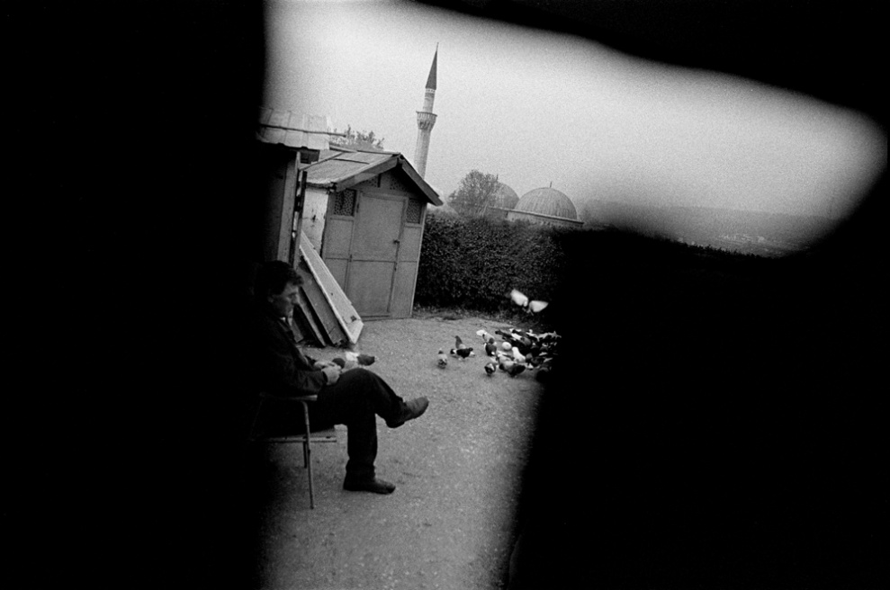 054 Prolaz_Macedonia,Skopje 2004.jpg